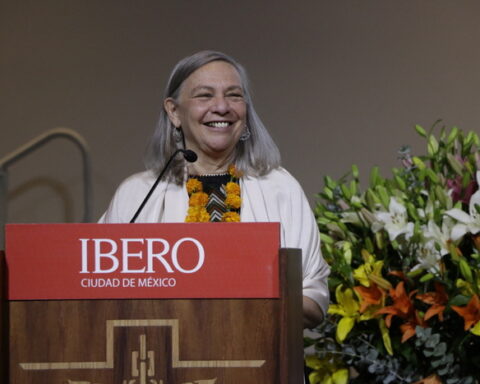Pie de foto: Sylvia Schmelkes en el reconocimiento a su trayectoria en investigación/Foto: IBERO